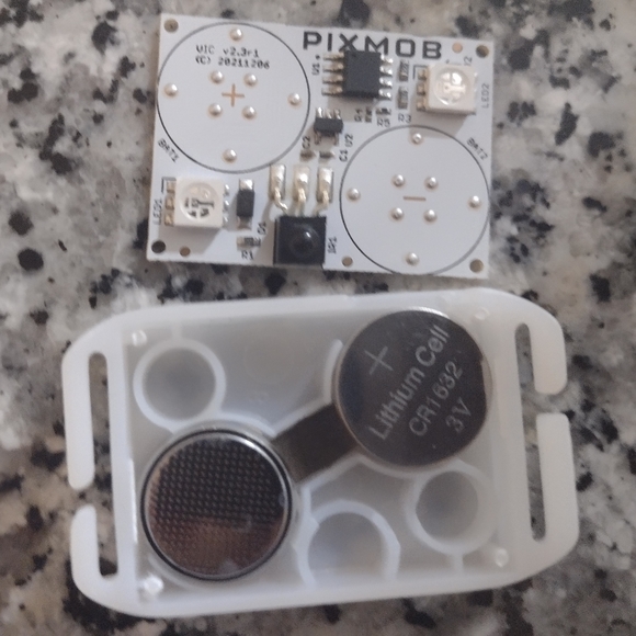 Taylor Swift Eras Tour light-up bracelet - Picture 3 of 3